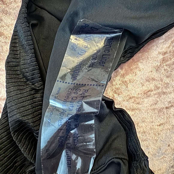 PINK Victoria's Secret NWOT Black Bikini Bottom - Picture 4 of 4